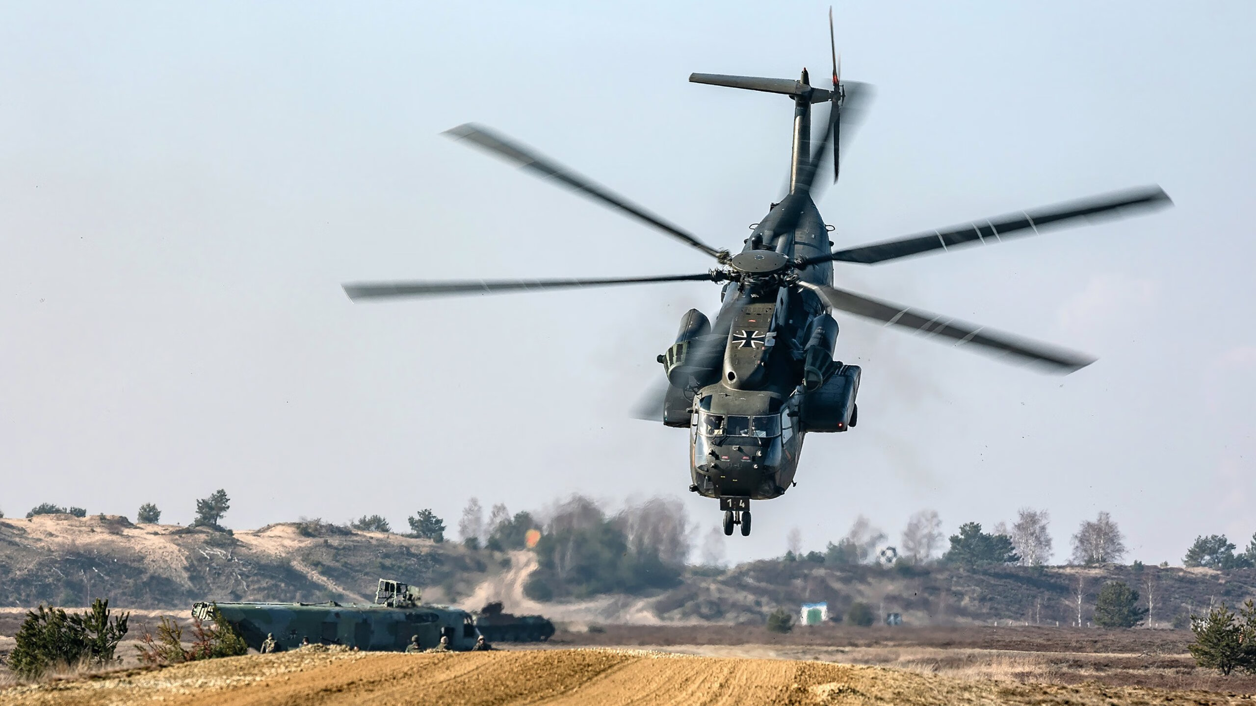 开云网站-五大联赛是否调整中卫横移范围增加防守覆盖半径,中卫球员